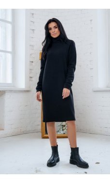 Черное повседневное платье с горловиной