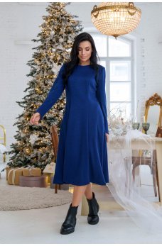 Синее женское трикотажное платье-миди