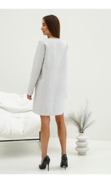 Светло-серое короткое платье с накладными карманами