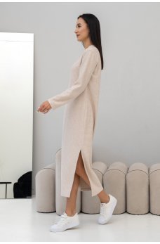 Светло-бежевое трикотажное минималистическое платье-миди