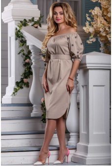 Изысканное платье цвета светлого кофе с вышивкой