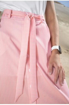Розовая нежная юбка миди в полоску