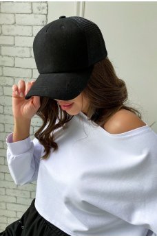 Черная лаконичная стильная кепка