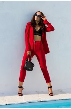 Красный раскошный элегантный костюм