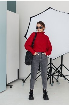 Красный яркий однотонный джемпер