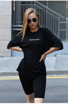 Черная женская футболка на каждый день
