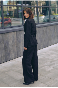 Черный замшевый пиджак с принтом в полоску