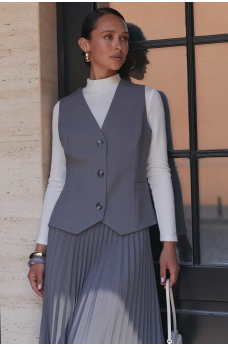 Светло-серый базовый классический жилет