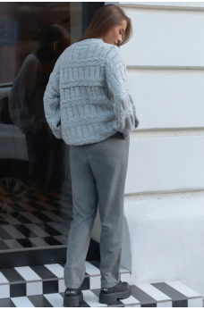 Серый вязаный свободный свитер