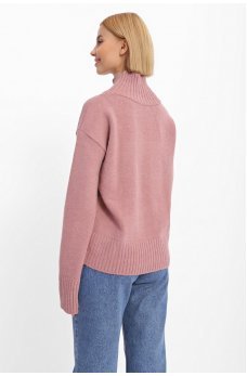 Нежный пудровый женский гармоничный свитер