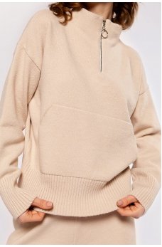 Нежный свитер цвета шампиньон