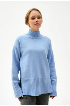 Голубой оригинальный свитер на каждый день