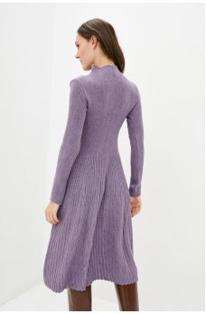 Сиреневое нежное трикотажное платье миди на каждый день