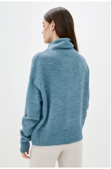 Серо-голубой вязаный свитер с воротником хомут