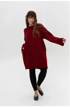 Бордовое однотонное женское вязаное платье